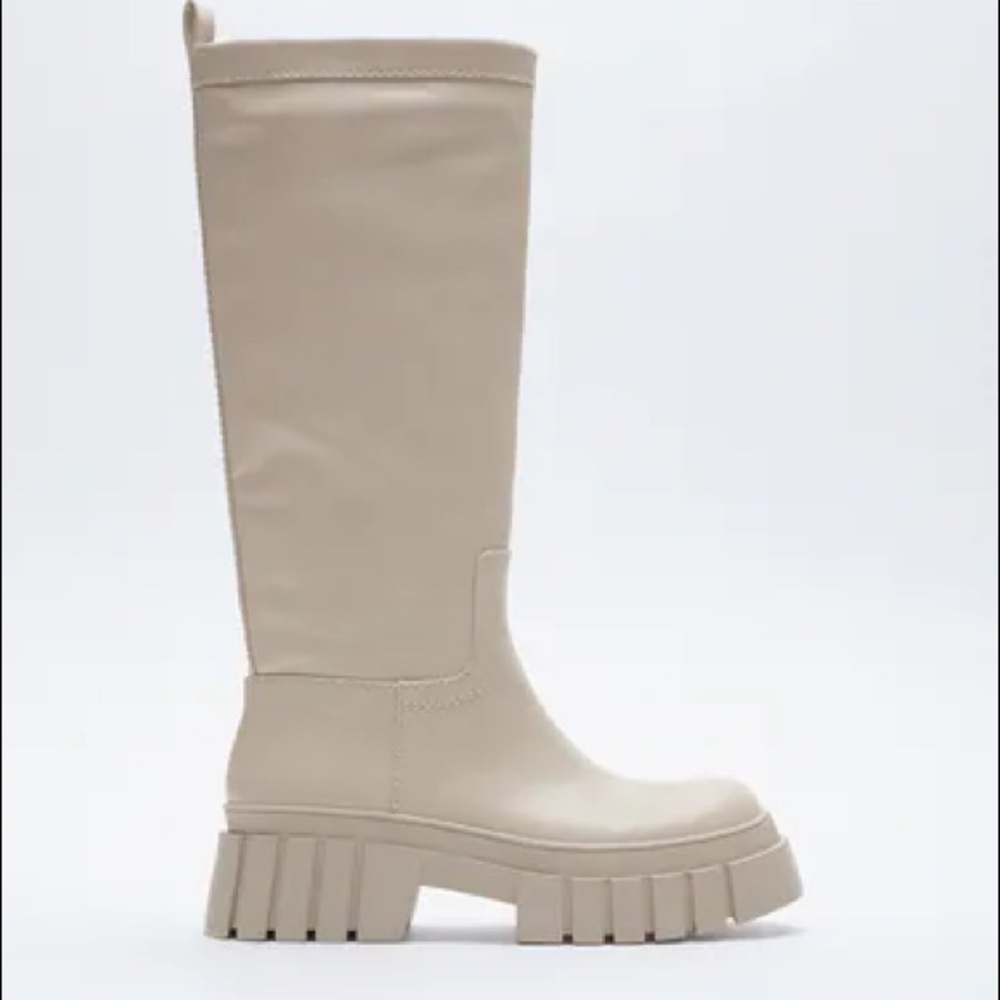 NWT. Zara. Ecru Flat Knee-high Boots. Size 6.